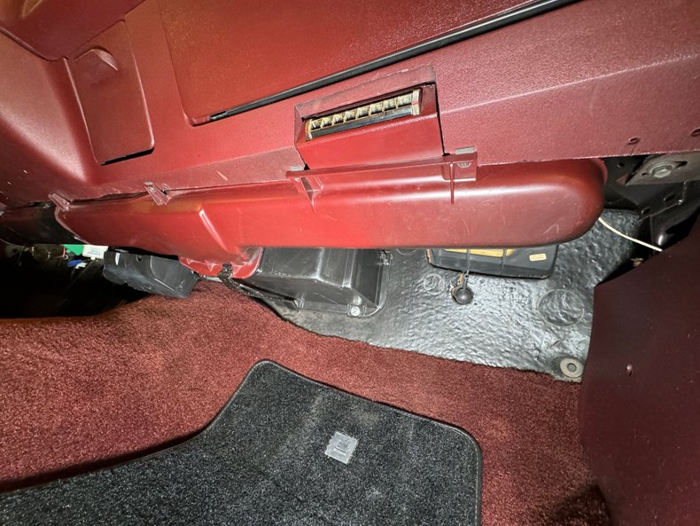 Chevrolet-Monte-carlo-1976-Firethorn-Red-Metall-Dark-Mahogany-1