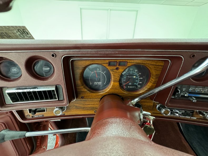 Chevrolet-Monte-carlo-1976-Firethorn-Red-Metall-Dark-Mahogany-10