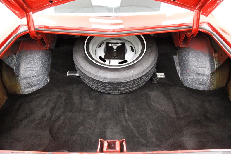 Chevrolet-Monte-carlo-1977-Red-Black-19