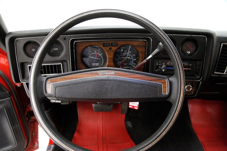 Chevrolet-Monte-carlo-1977-Red-Black-21