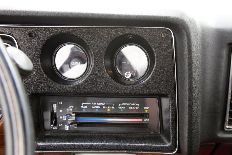 Chevrolet-Monte-carlo-1977-Red-Black-28