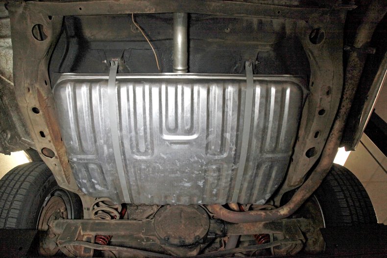 Chevrolet-Monte-carlo-1977-Red-Black-36