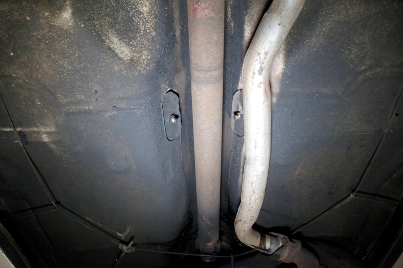 Chevrolet-Monte-carlo-1977-Red-Black-44