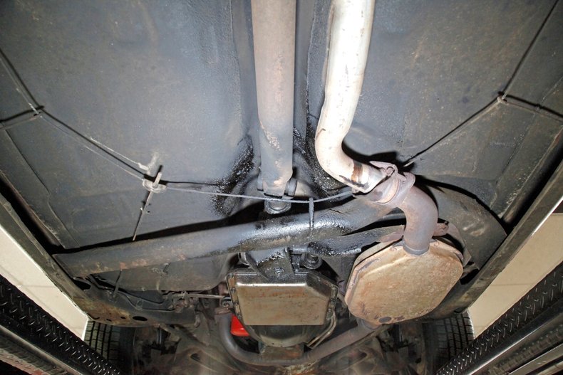 Chevrolet-Monte-carlo-1977-Red-Black-45