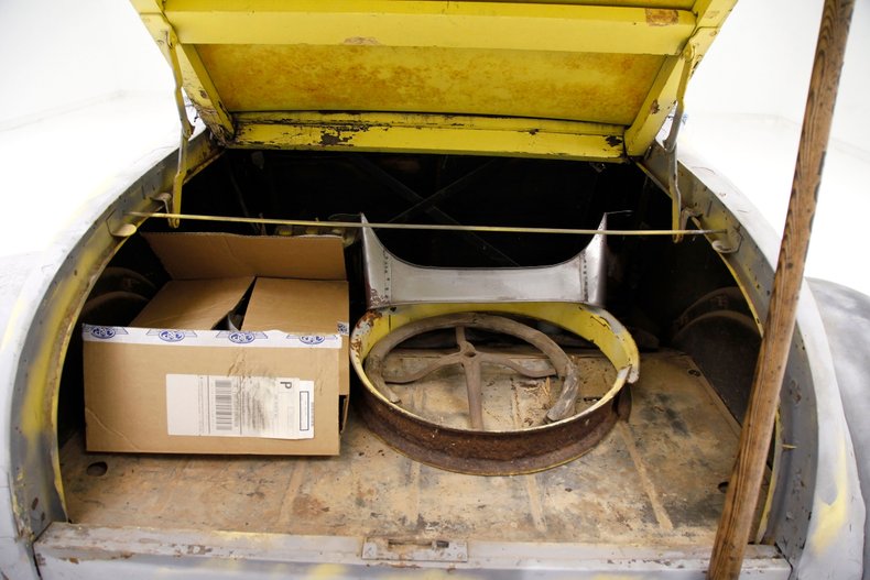 Chevrolet-National-1928-Yellow-Black-39