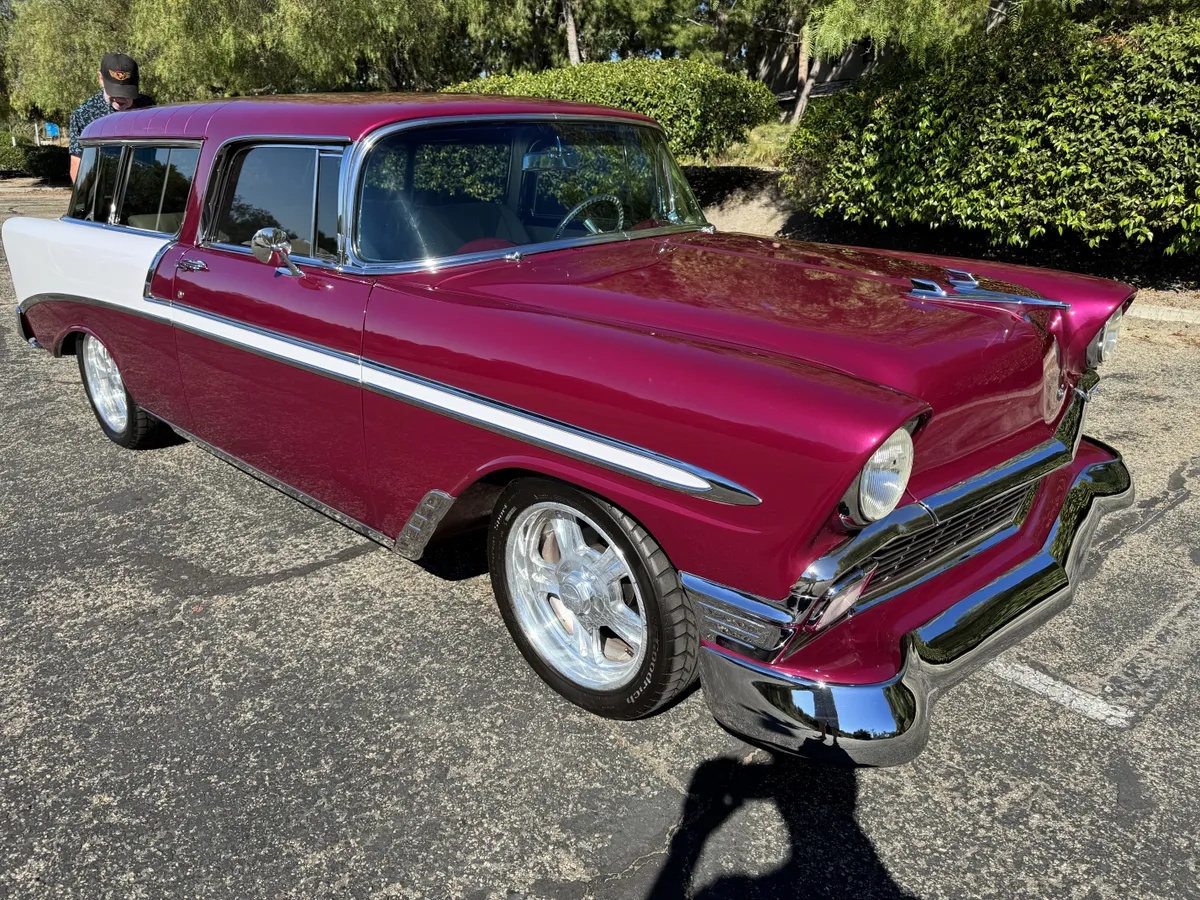 Chevrolet-Nomad-1956-Ivory-amp-Dust-Plum-Gray-Leather-3