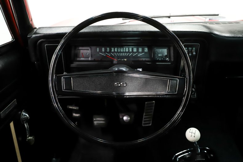 Chevrolet-Nova-1970-Cranberry-Red-Black-13