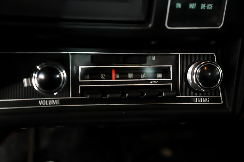 Chevrolet-Nova-1970-Cranberry-Red-Black-20