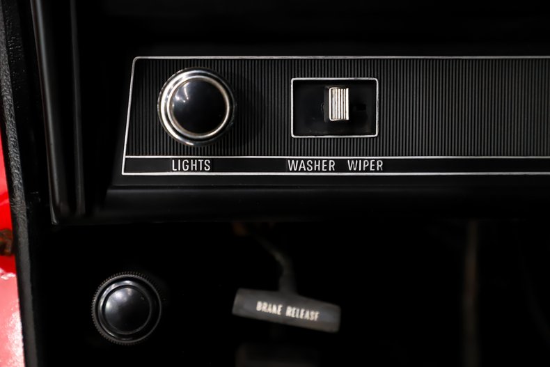 Chevrolet-Nova-1970-Cranberry-Red-Black-24