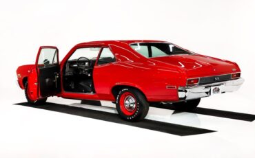 Chevrolet-Nova-1970-Cranberry-Red-Black-29