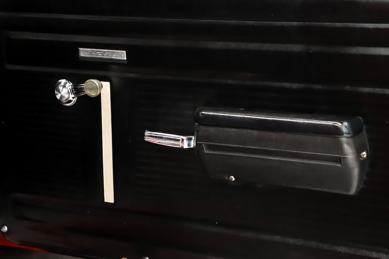 Chevrolet-Nova-1970-Cranberry-Red-Black-31