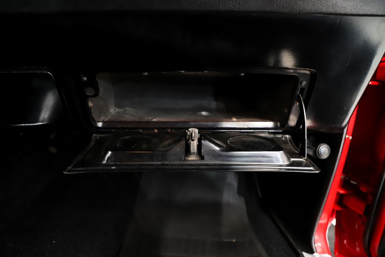 Chevrolet-Nova-1970-Cranberry-Red-Black-36