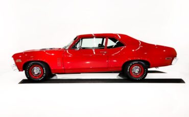 Chevrolet-Nova-1970-Cranberry-Red-Black-37