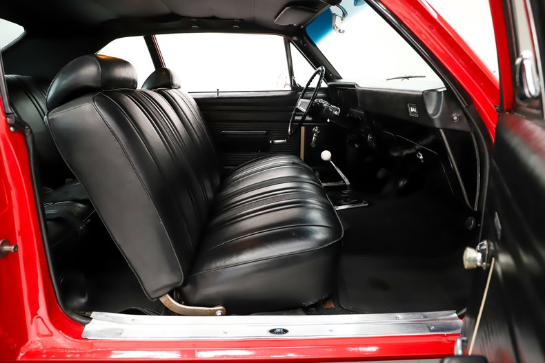 Chevrolet-Nova-1970-Cranberry-Red-Black-42