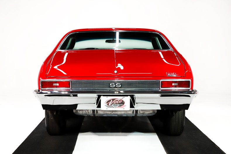 Chevrolet-Nova-1970-Cranberry-Red-Black-43