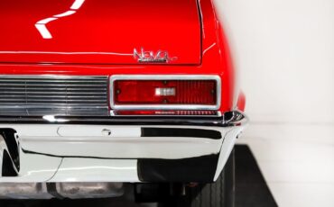 Chevrolet-Nova-1970-Cranberry-Red-Black-44
