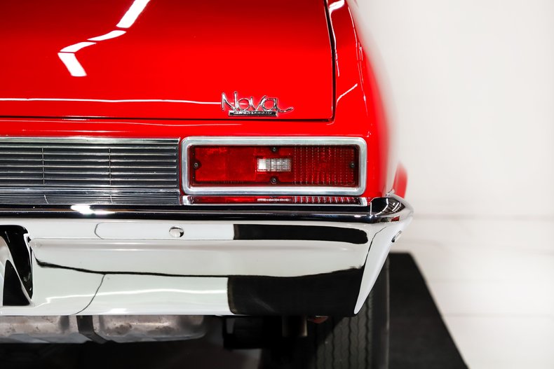 Chevrolet-Nova-1970-Cranberry-Red-Black-44
