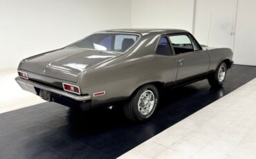 Chevrolet-Nova-1972-Charcoal-Gray-Black-2