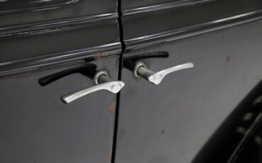 Chevrolet-Other-1933-Black-Brown-35