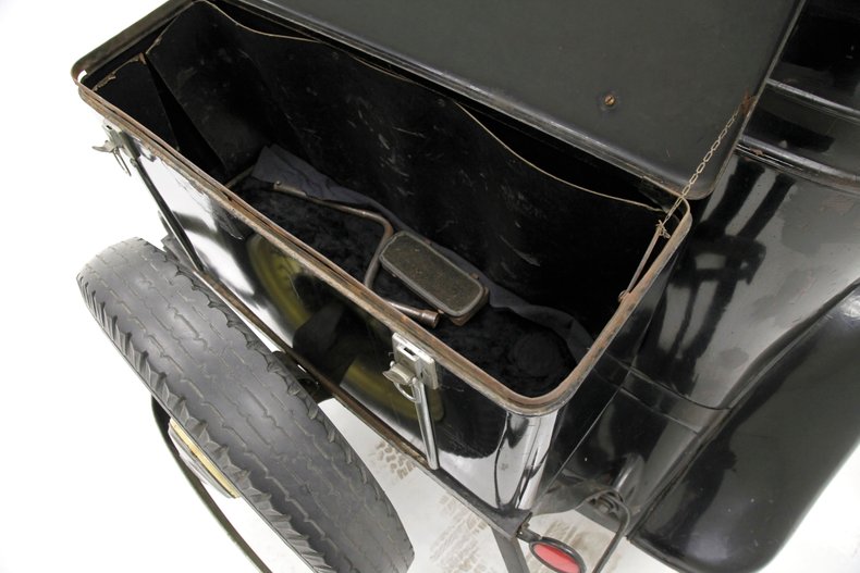 Chevrolet-Other-1933-Black-Brown-40