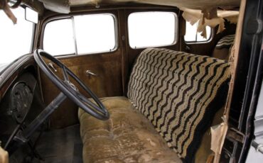 Chevrolet-Other-1933-Black-Brown-44