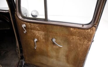 Chevrolet-Other-1933-Black-Brown-49