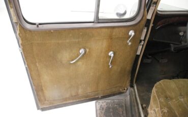 Chevrolet-Other-1933-Black-Tan-22