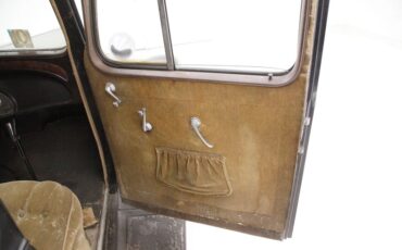 Chevrolet-Other-1933-Black-Tan-23