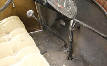 Chevrolet-Other-1933-Black-Tan-30