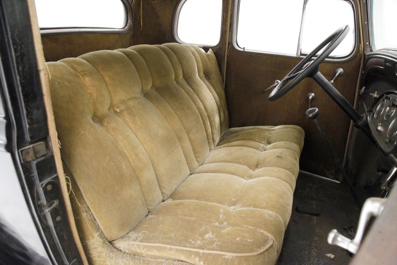 Chevrolet-Other-1933-Black-Tan-32