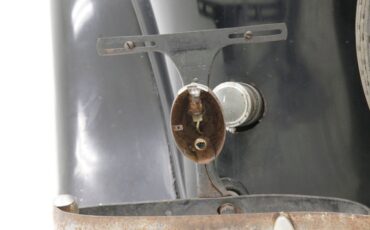 Chevrolet-Other-1935-Black-Pale-Green-2