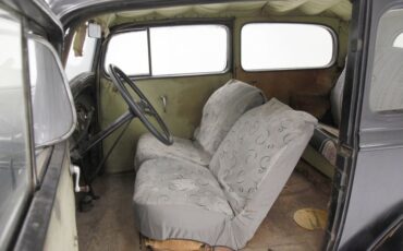 Chevrolet-Other-1935-Black-Pale-Green-32