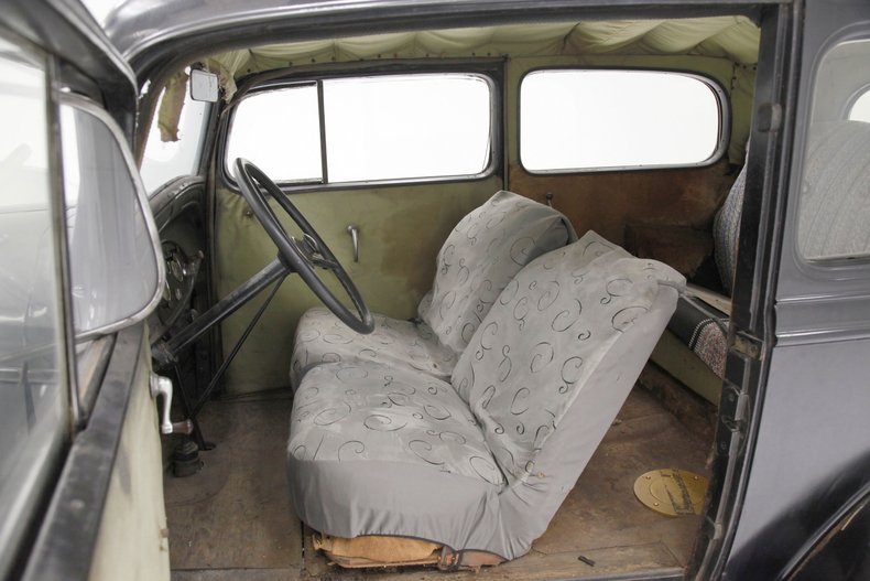 Chevrolet-Other-1935-Black-Pale-Green-32