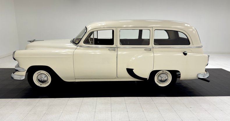 Chevrolet-Other-1954-Shoreline-Beige-Maroon-1