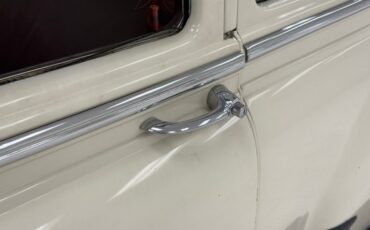 Chevrolet-Other-1954-Shoreline-Beige-Maroon-14