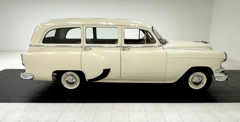 Chevrolet-Other-1954-Shoreline-Beige-Maroon-5