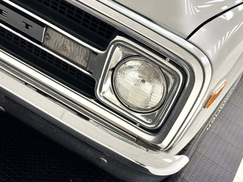 Chevrolet-Other-1969-Silver-Metallic-Red-12