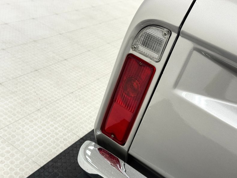 Chevrolet-Other-1969-Silver-Metallic-Red-21