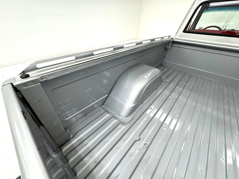 Chevrolet-Other-1969-Silver-Metallic-Red-28