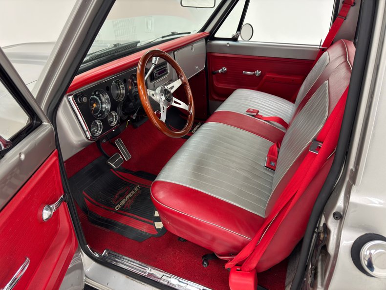 Chevrolet-Other-1969-Silver-Metallic-Red-32