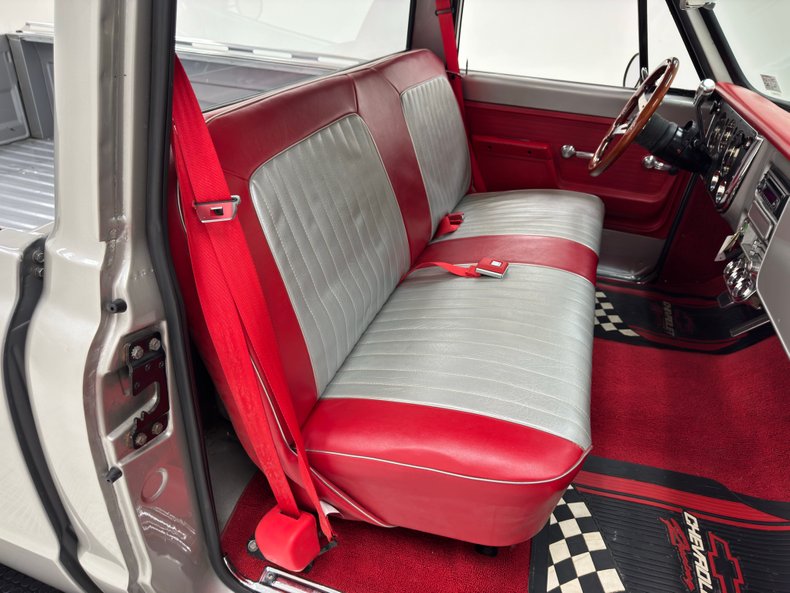 Chevrolet-Other-1969-Silver-Metallic-Red-33