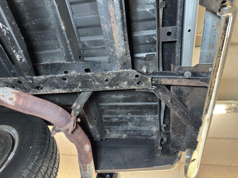 Chevrolet-Other-1969-Silver-Metallic-Red-36