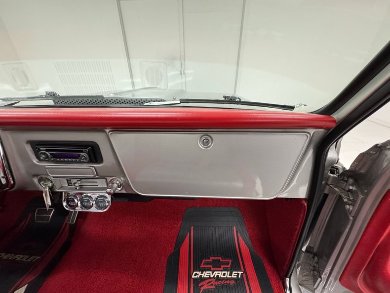 Chevrolet-Other-1969-Silver-Metallic-Red-6