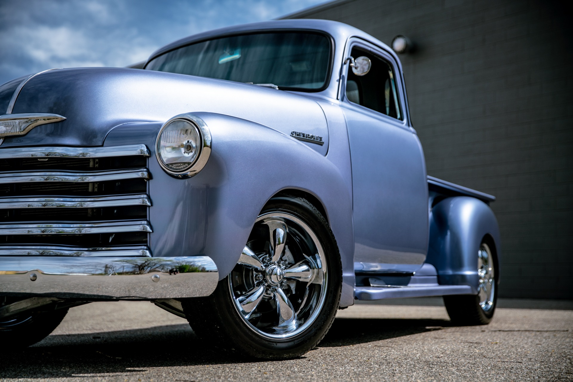 Chevrolet-Pickup-1955-Blueberry-Metallic-Gray-2