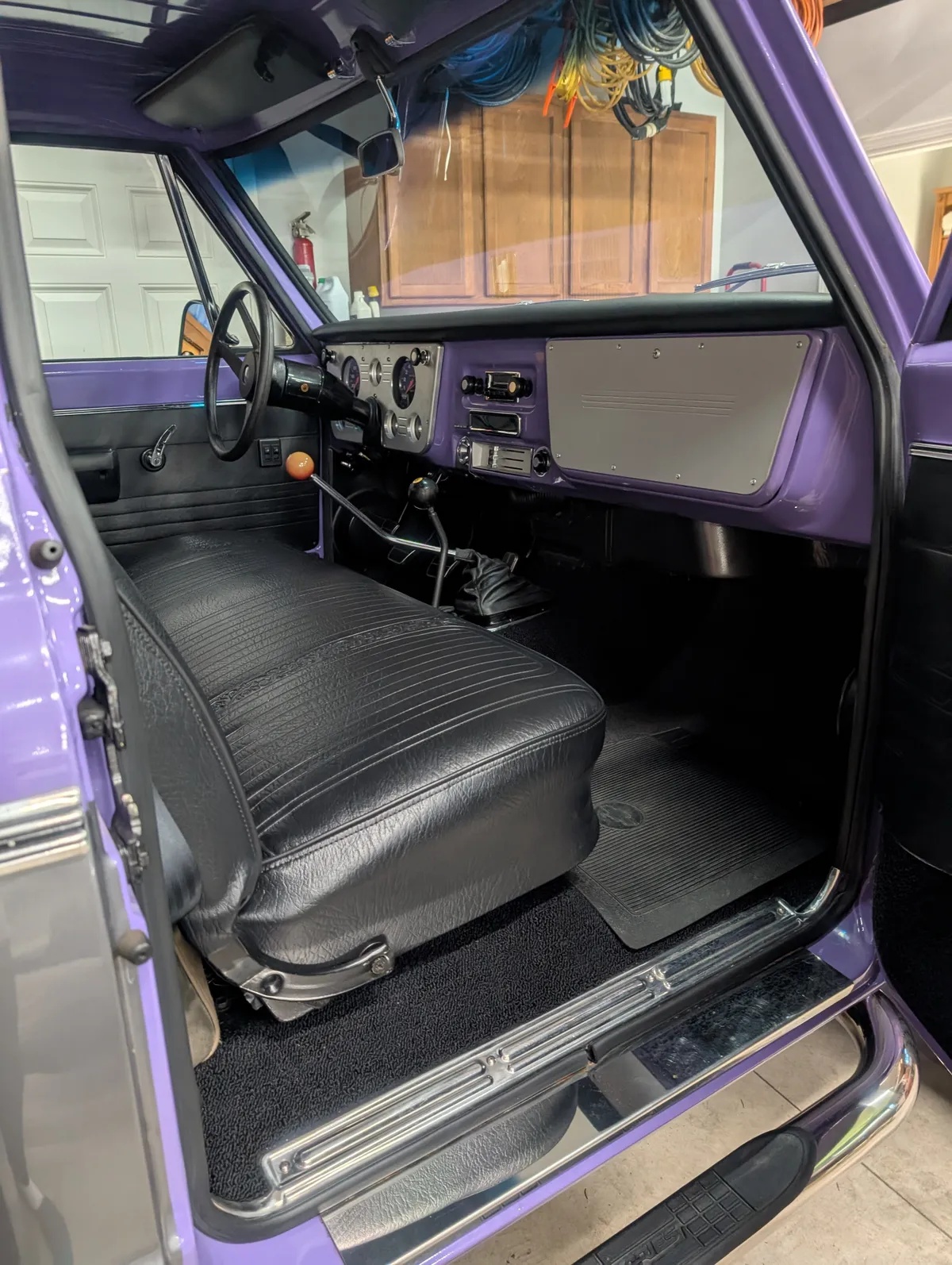 Chevrolet-Pickup-1969-Purple-And-Gray-Black-1