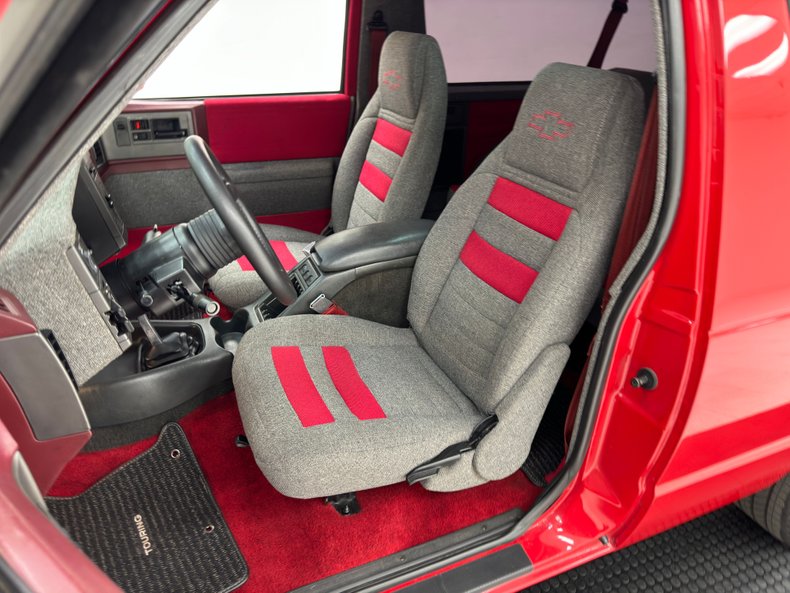 Chevrolet-S-10-1989-Bright-Red-Red-27