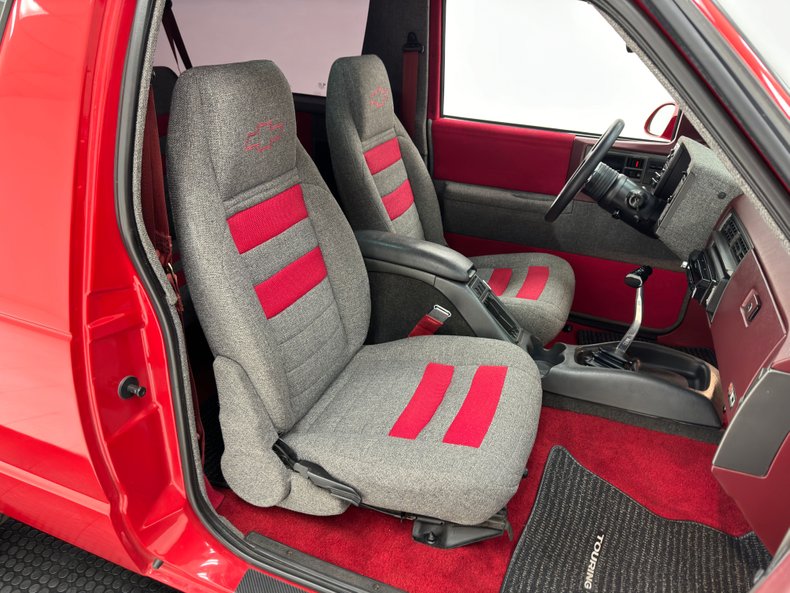 Chevrolet-S-10-1989-Bright-Red-Red-30