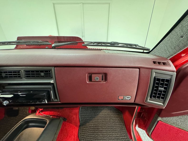 Chevrolet-S-10-1989-Bright-Red-Red-37