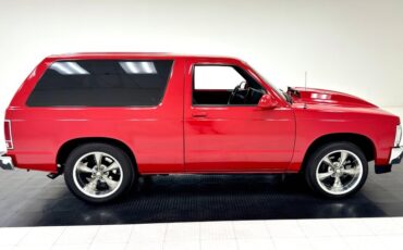Chevrolet-S-10-1989-Bright-Red-Red-8