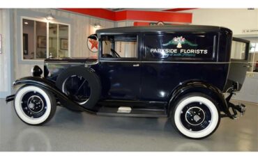 Chevrolet-Sedan-delivery-1930-Manganese-Blue-Varnished-Oak-1